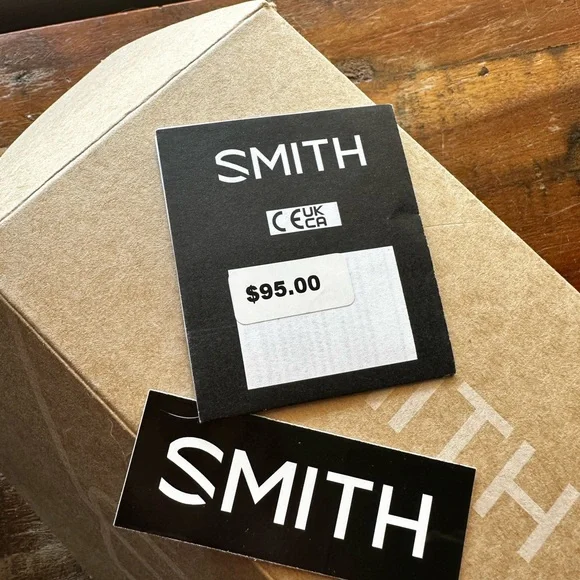 SMITH snow/skiing goggles with anti-fog lens, &
UVA/UVB sun protection - Picture 11 of 12